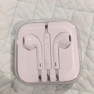 NEW Apple headphones for AUX jack